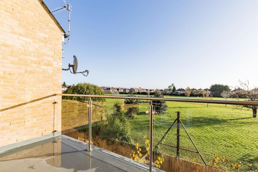 Tm - Rana Court 1 Bedroom Apartment With Balcony Oxford Eksteriør billede
